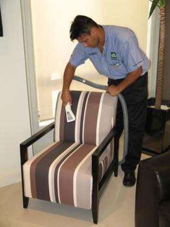 鹽田酒店沙發清洗服務 提升衛生標準與賓客體驗